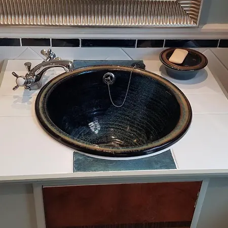 Pink Granite Garden Of Ireland Vendégház *